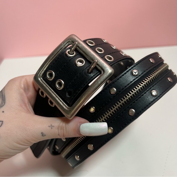 Vintage Y2K 2000s mcbling emo grunge biker rockstar black grommet belt - Picture 2 of 8